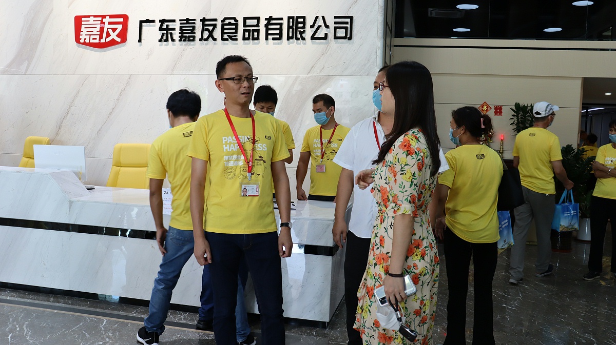 尊龙凯时人生就是搏-工会送清凉活动 (4)
